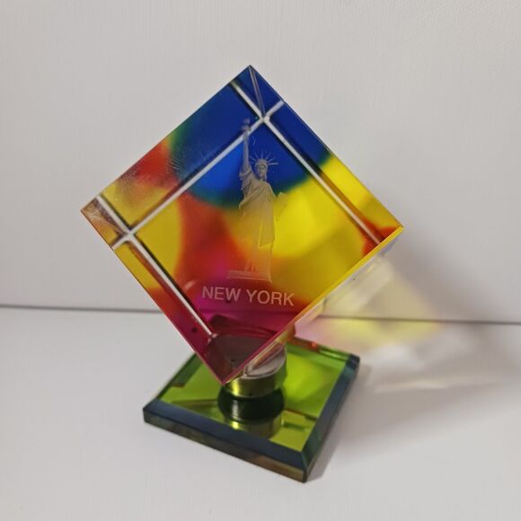 New York City Paperweight Spinner Statue of Liberty Laser Etched Glass Multi - Picture 9 of 9